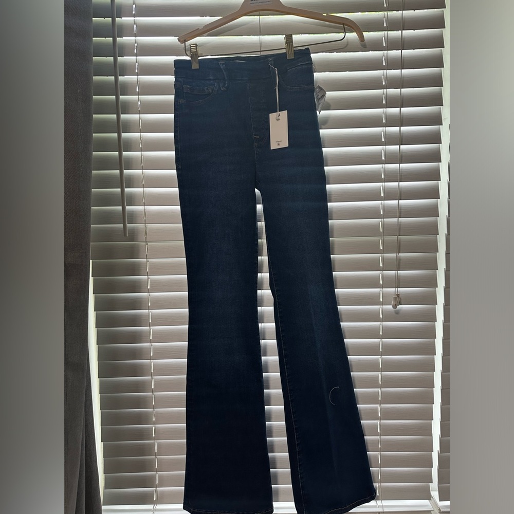 NWT Good American Good Legs Flare Jean